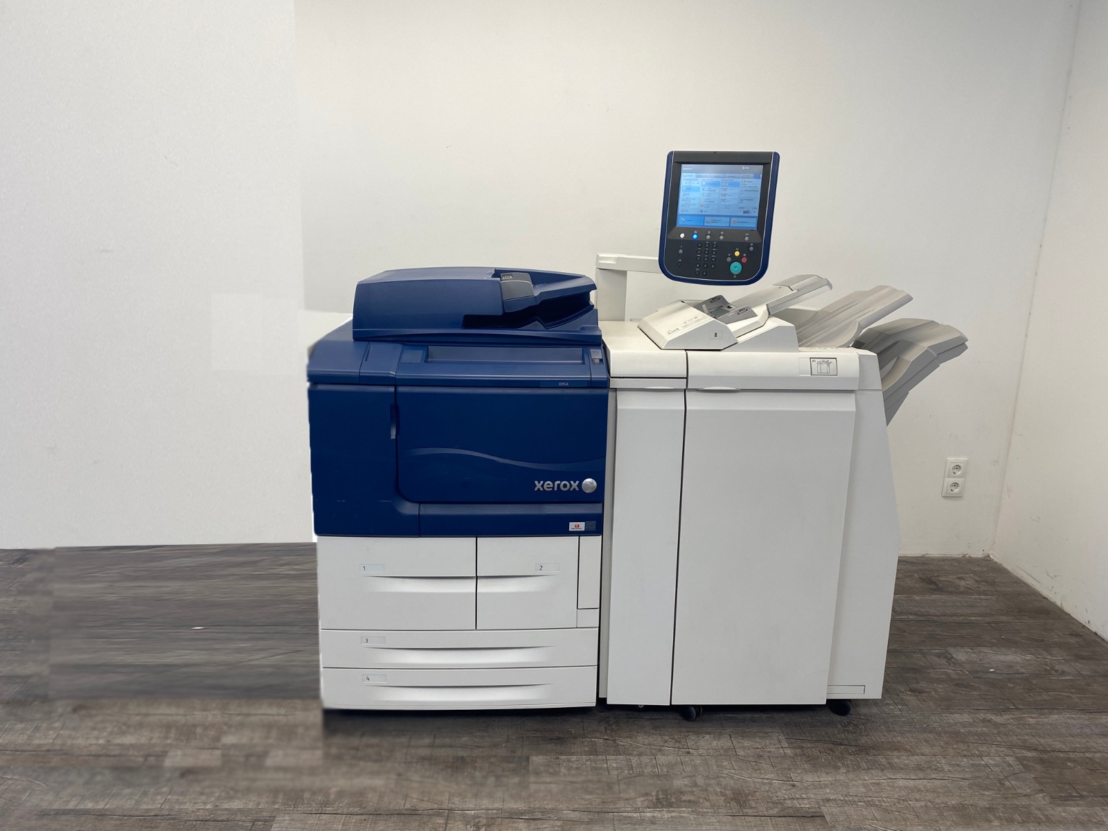 طابعة ديجيتال Xerox D95 استيراد بحالة الزيرو و بالضمان